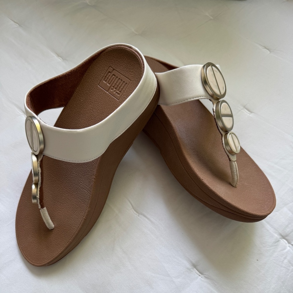 Fitflop Cream Sandals with Gold and Cream Detail